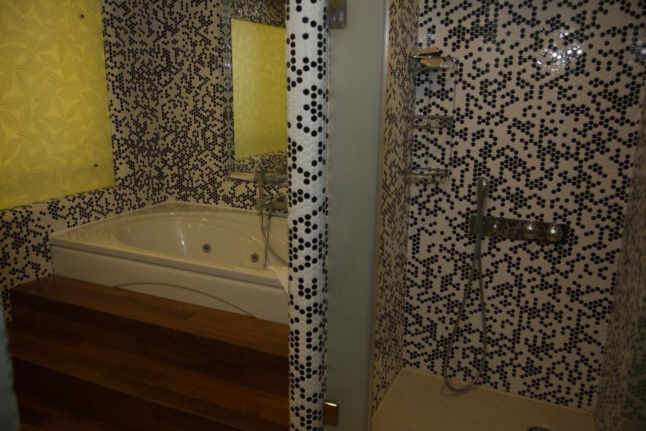 Cpankara Hotel Exterior foto Bathroom with mosaic tiles